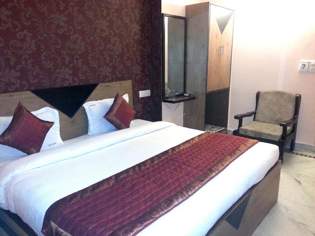Hotel Ananda Delhi Szoba fotó