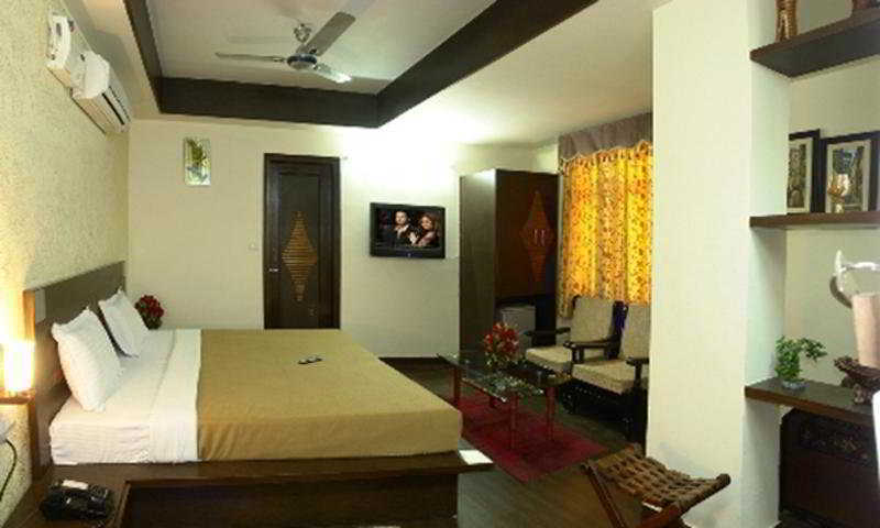 Hotel Ananda Delhi Szoba fotó